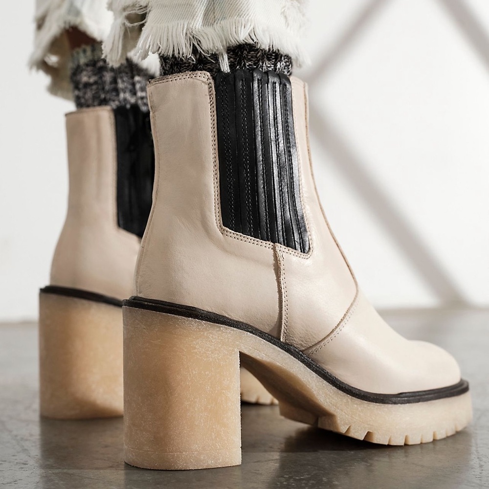 Worn twice Excellent condition free people James Chelsea Boot